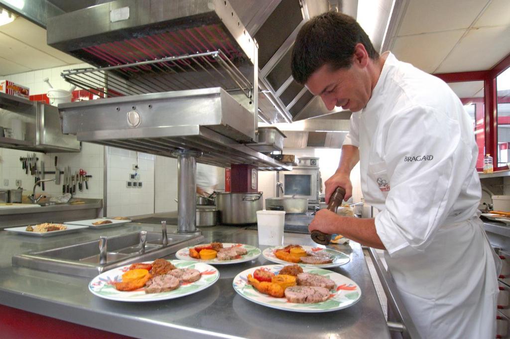 Logis Hotel Restaurant Planes 사일라구즈 외부 사진